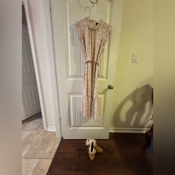 Ann Taylor Light Pink and Baby Blue Paisley/Floral Patterned Midi Dress Ruffled - Picture 11 of 11